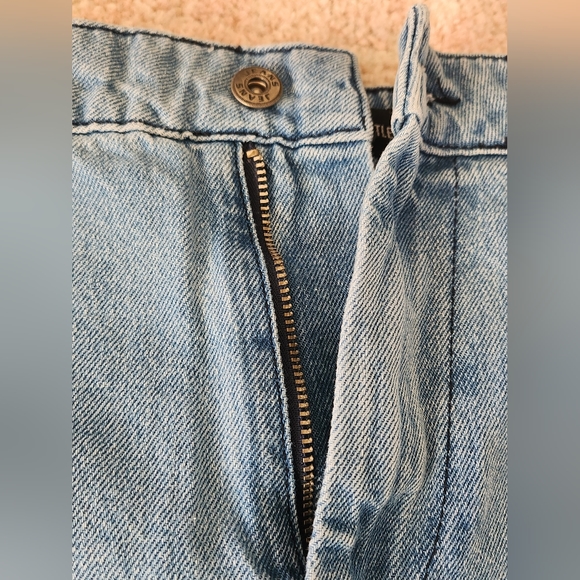 Distressed Long Baggy Jeans - Trendy Urban Streetwear - Picture 5 of 10